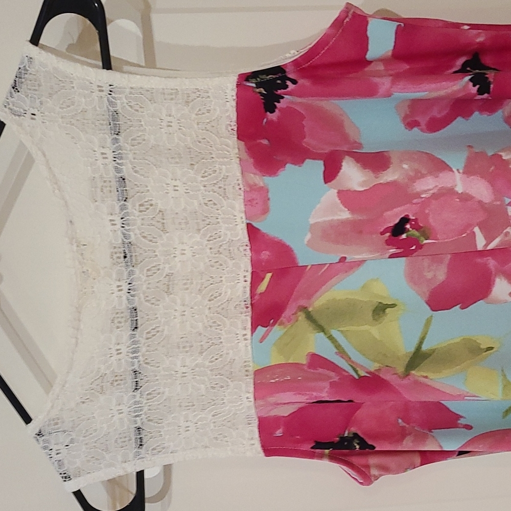 Floral Tank - Picture 3 of 3